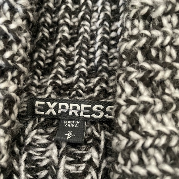 express women’s black and white gray chunky knit open front Cardigan siz small P - Picture 4 of 6
